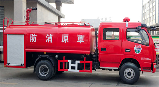 东风7吨消防洒水车