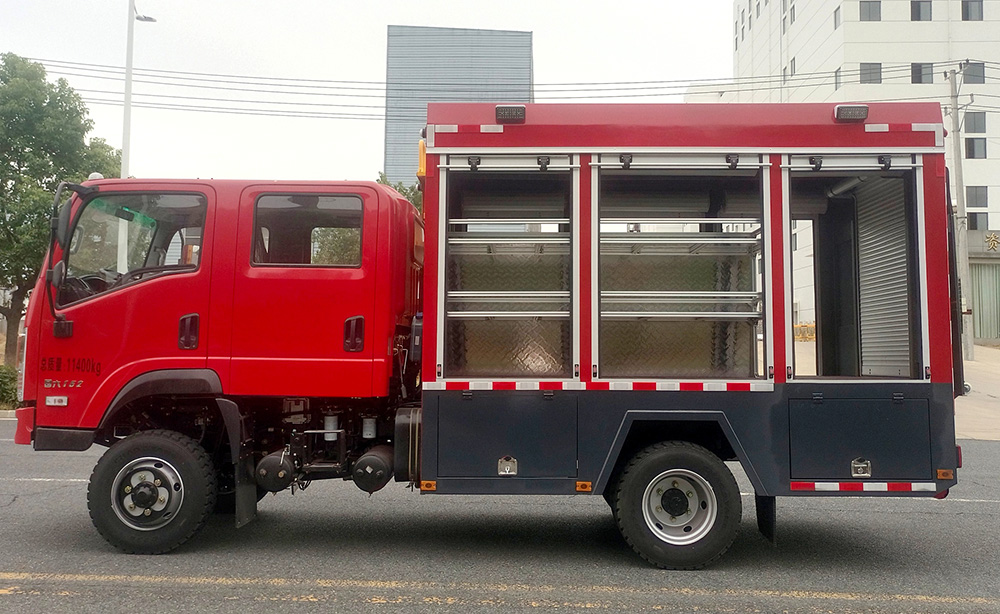 东风四驱装备车