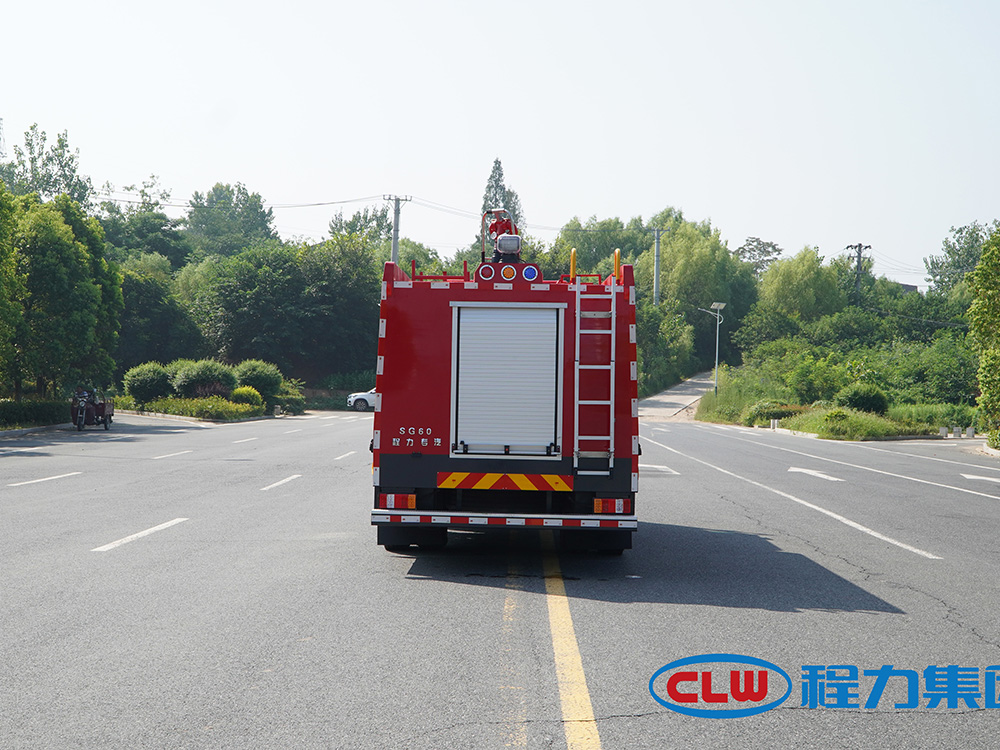 三环四驱6吨消防车