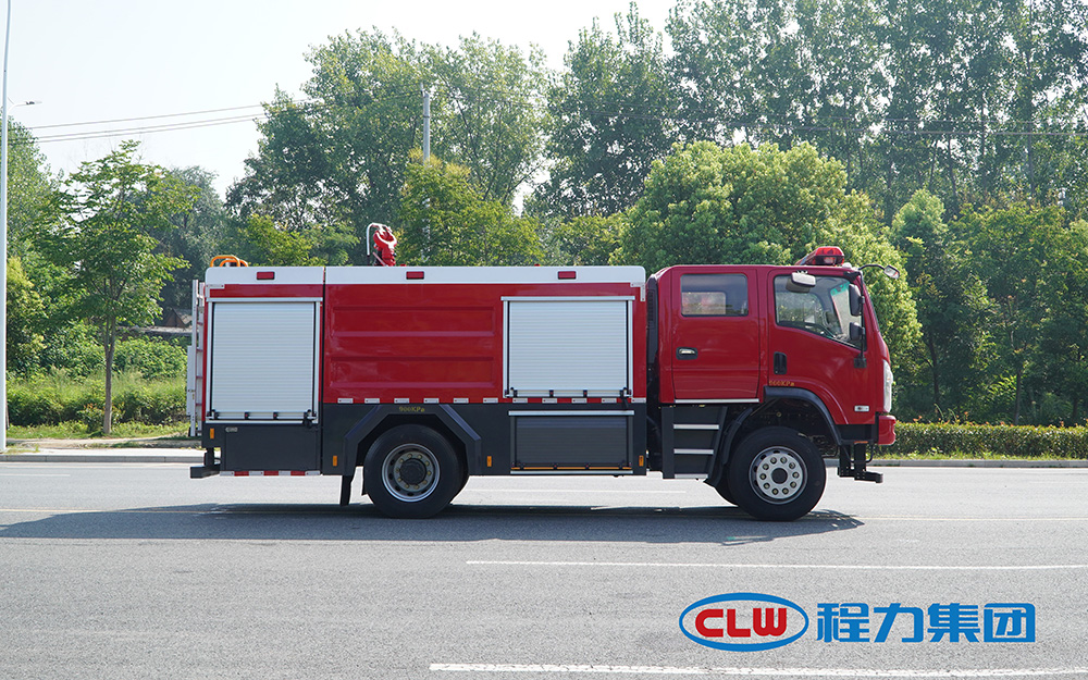 三环四驱6吨消防车