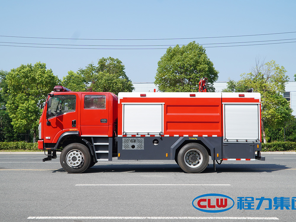 三环四驱6吨消防车