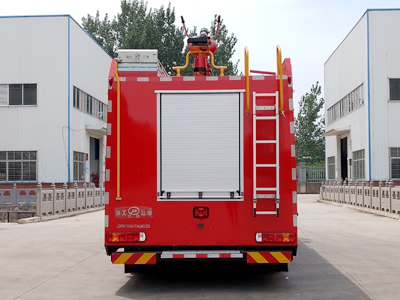 豪沃四驱5.5吨消防车