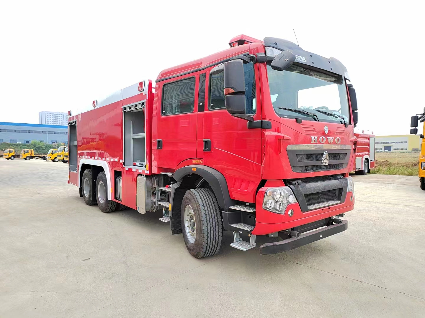 重汽后双桥12-16吨水罐消防车