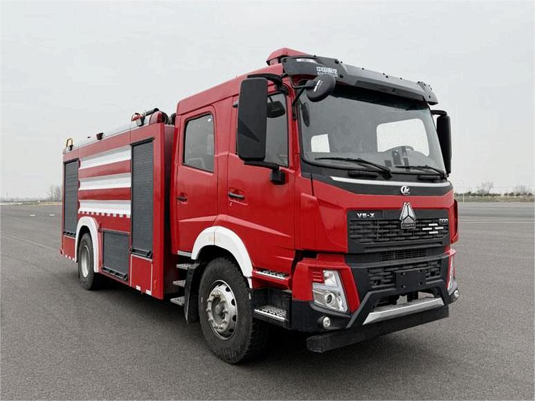 重汽豪沃9.5吨水罐消防车