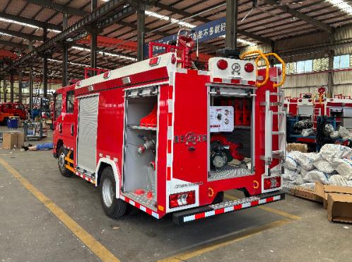 江铃3.5吨水罐消防车
