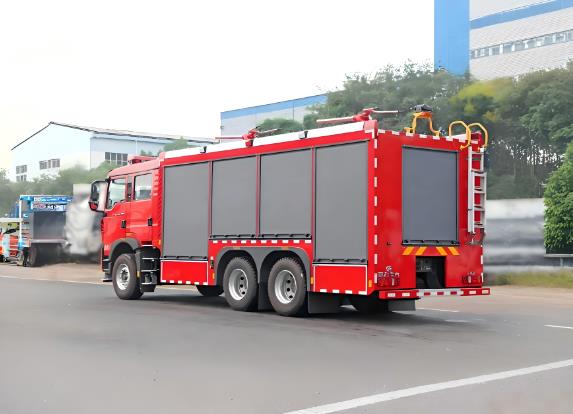 重汽6吨干粉消防车