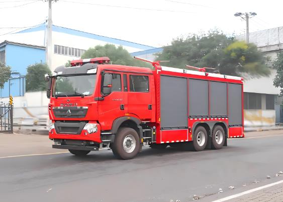 重汽6吨干粉消防车