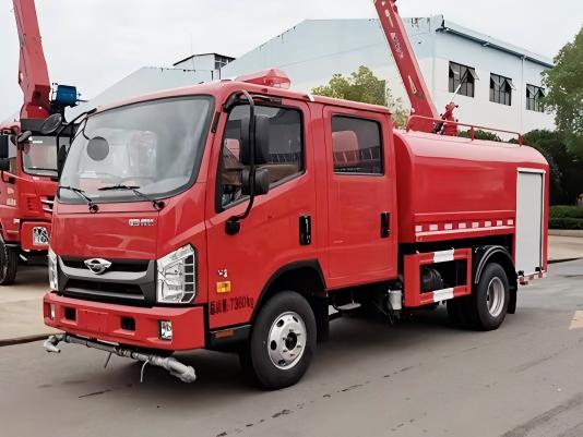 福田双排3.5吨消防洒水车