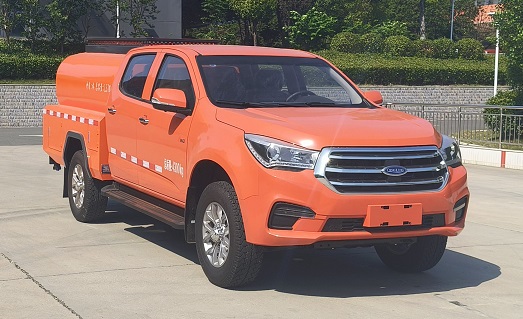 五十铃四驱皮卡2吨消防洒水车