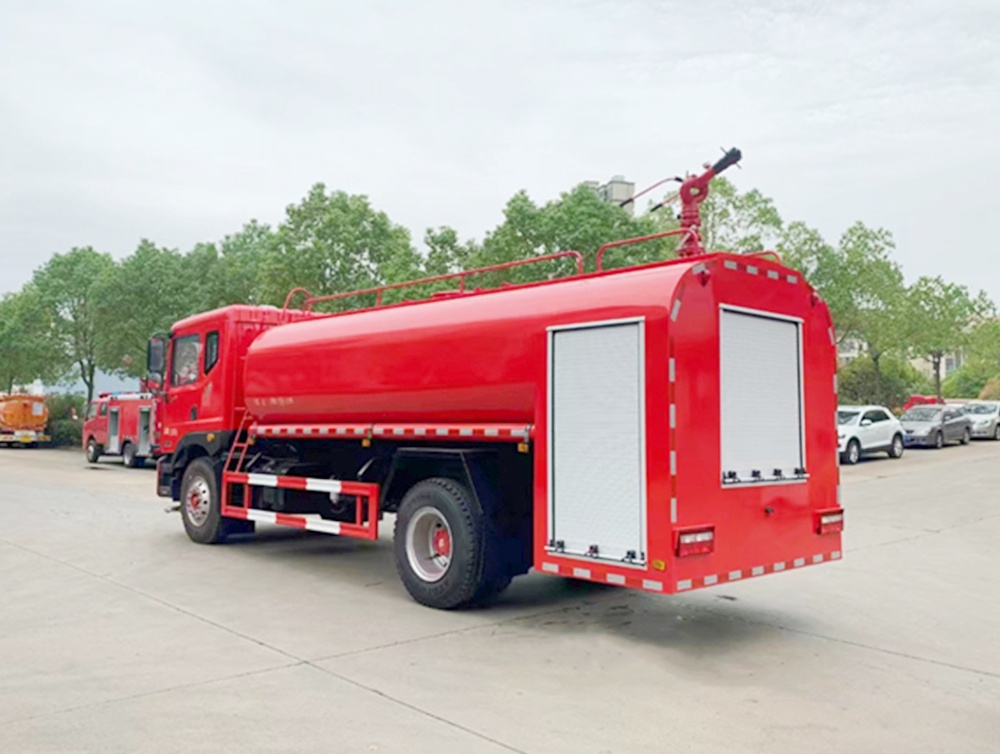 东风12吨消防洒水车