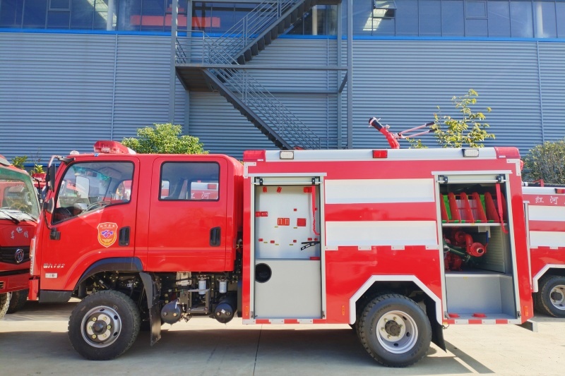 东风四驱3.5吨森林消防车