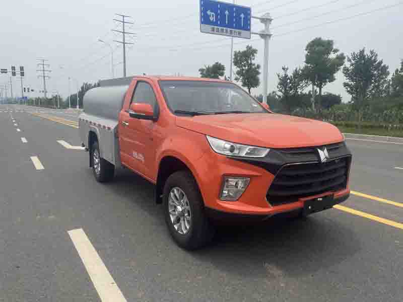 五十铃四驱皮卡2吨消防洒水车