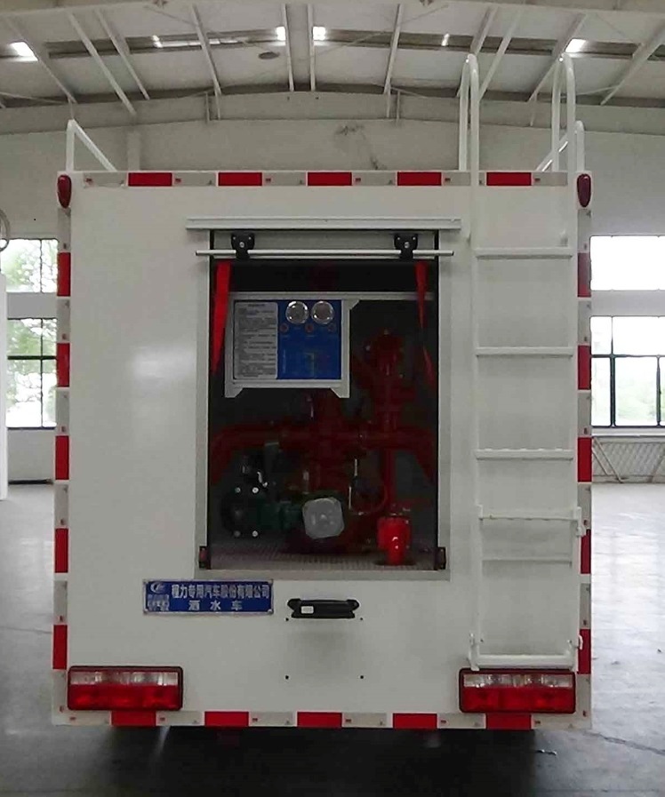 东风四驱4.5吨森林消防水车