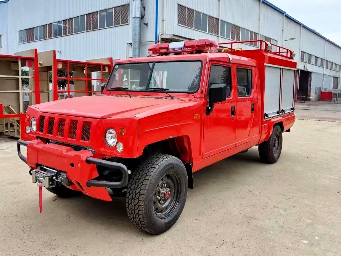 北汽勇士双排森林装备车