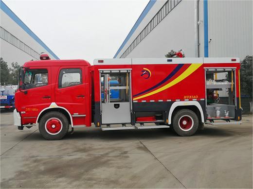 东风6-8吨水罐/泡沫消防车