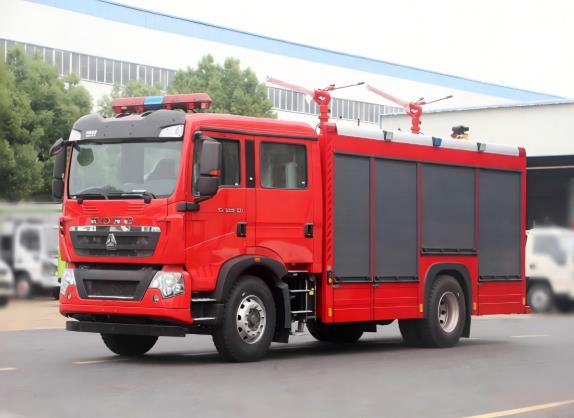 重汽4吨干粉消防车