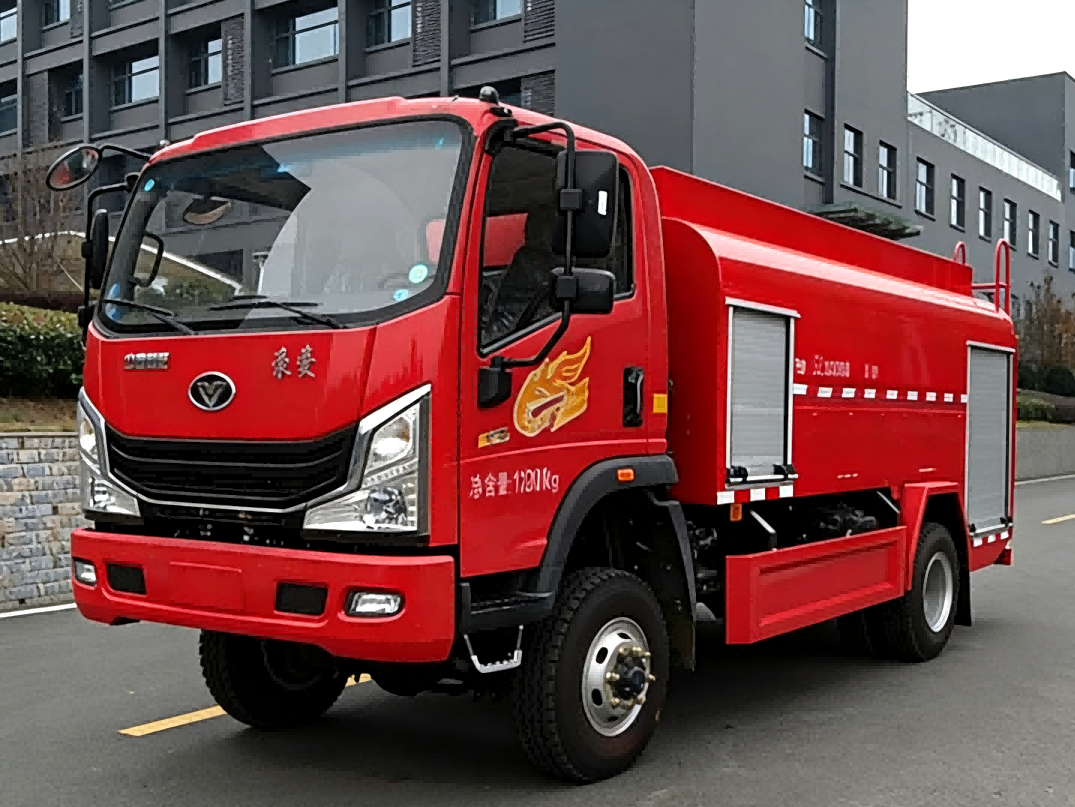 重汽四驱5.5吨森林消防供水车
