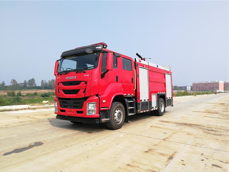 五十铃6吨水罐/泡沫消防车