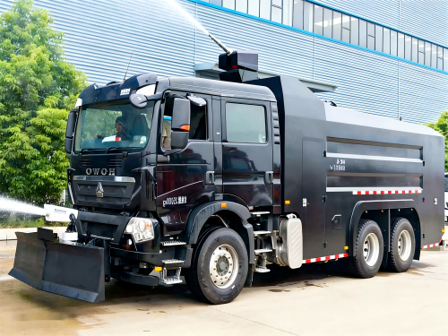 重汽后双桥防暴水罐车